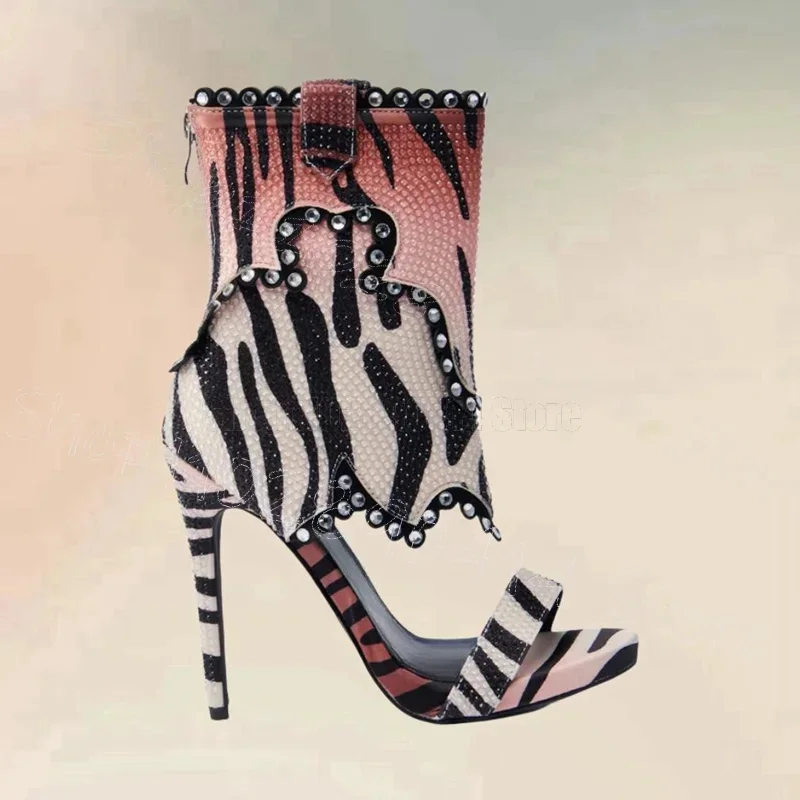 Сандалии с принтом зебры и стразами - Фотография_3