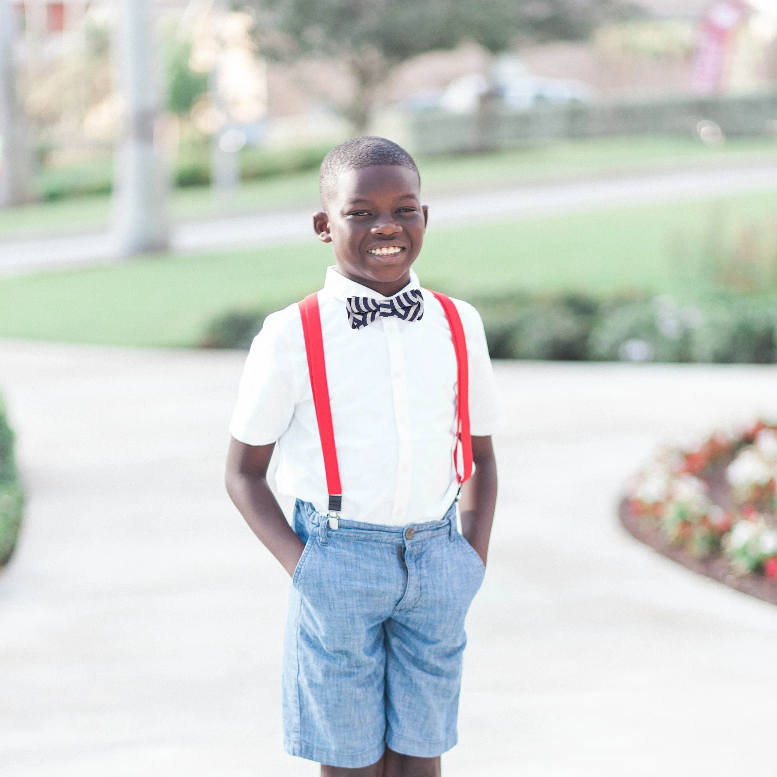 Сине-белый полосатый детский галстук-бабочка - Фотография_2