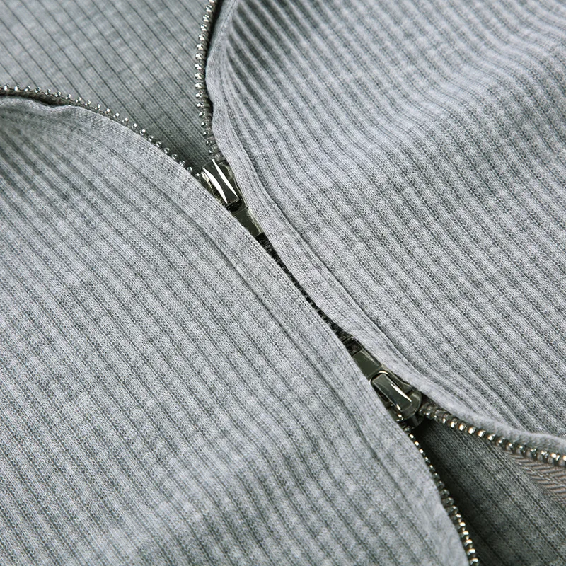 Женский спортивный комплект из трех предметов - Фотография_6