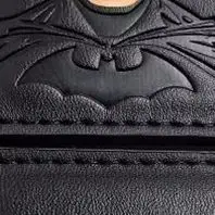 Кожаный кошелек с летучей мышью