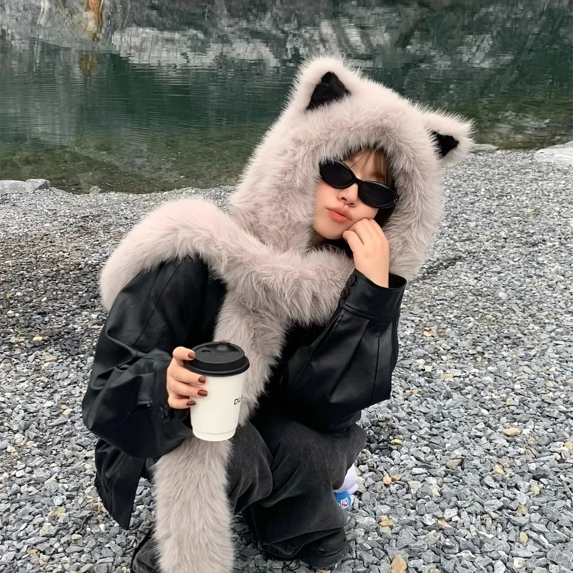 Шапка из искусственного меха с кошачьими ушками - Фотография_3