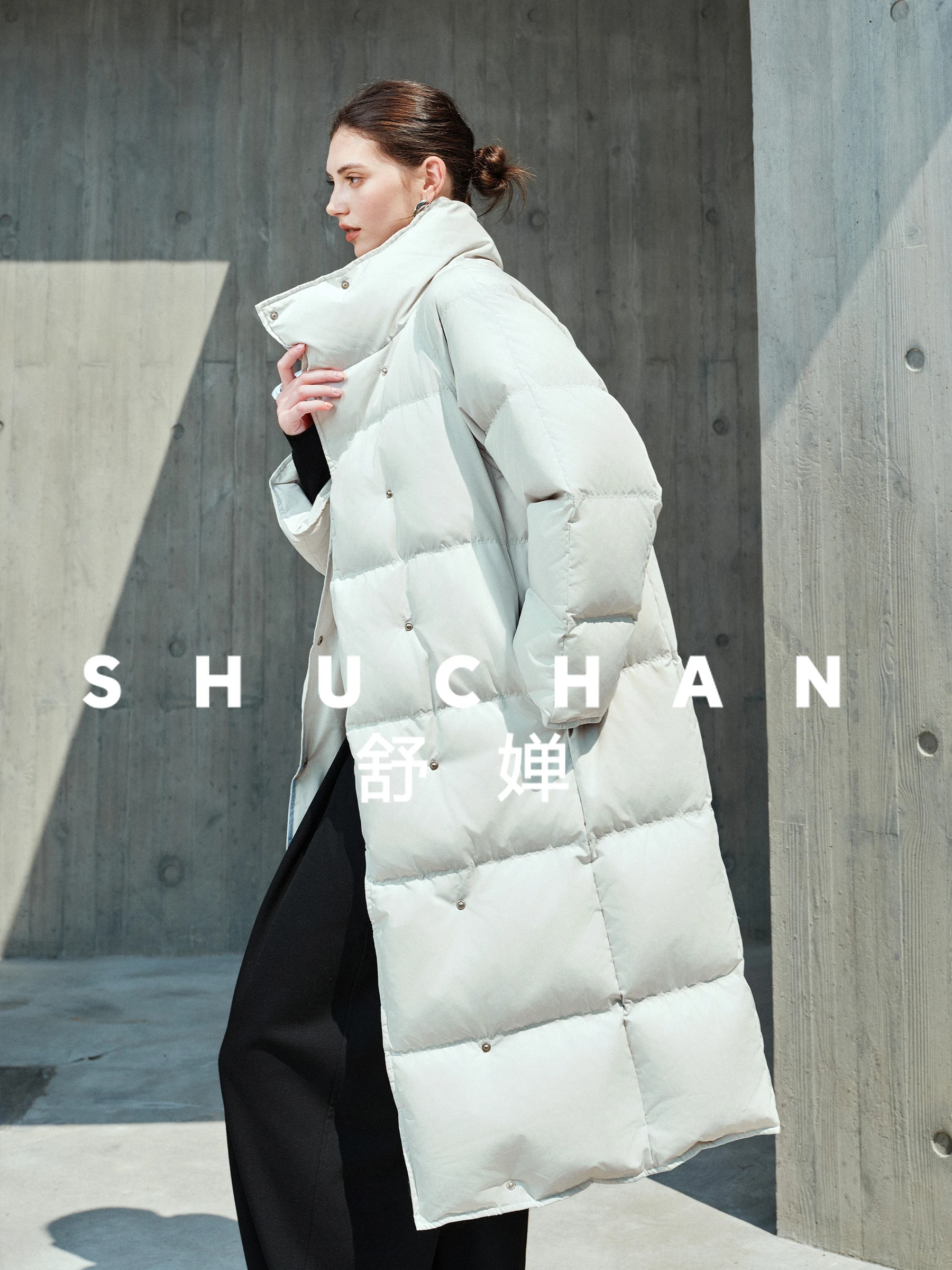 90 белый пуховик с воротником-стойкой - Фотография_3