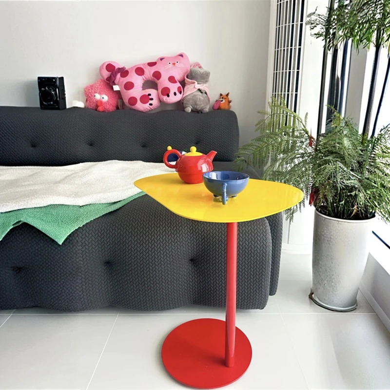 Модный угловой столик мемфис с допамином для детской комнаты - Фотография_2