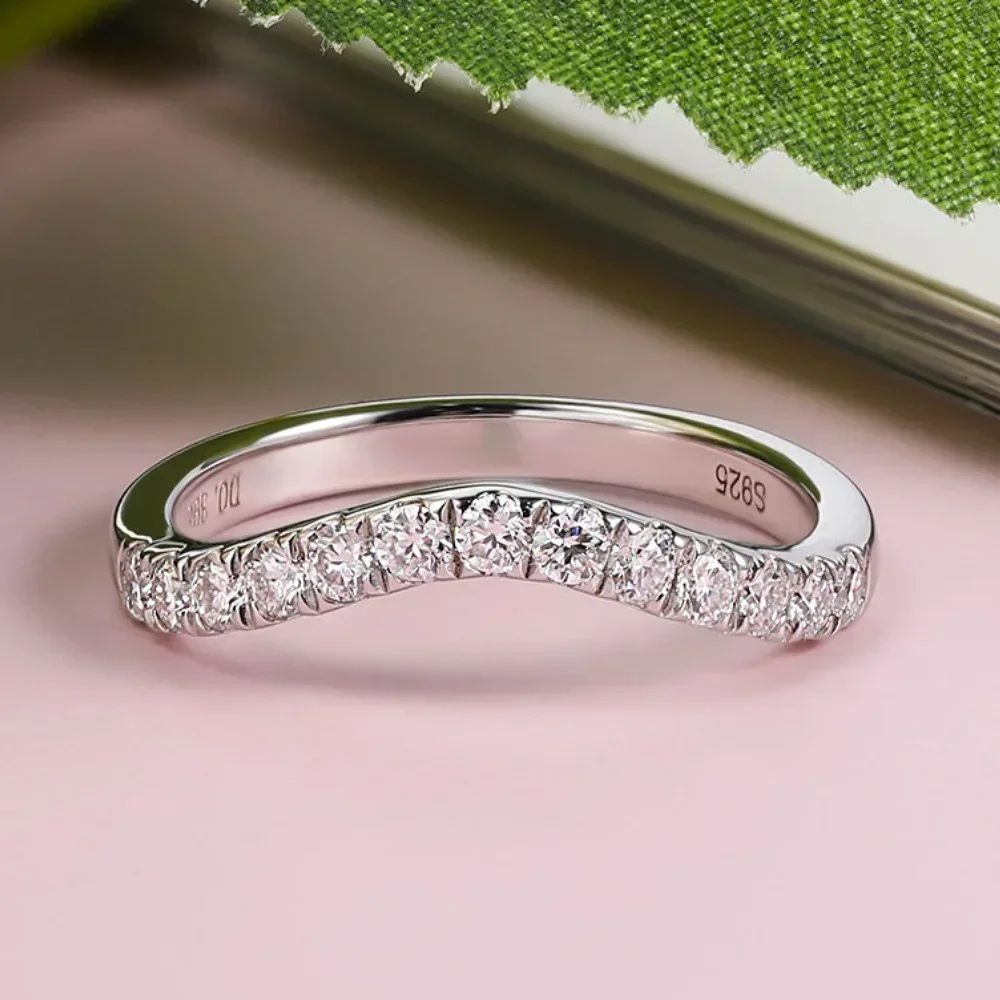 M-jaja moissanite ring curved wedding