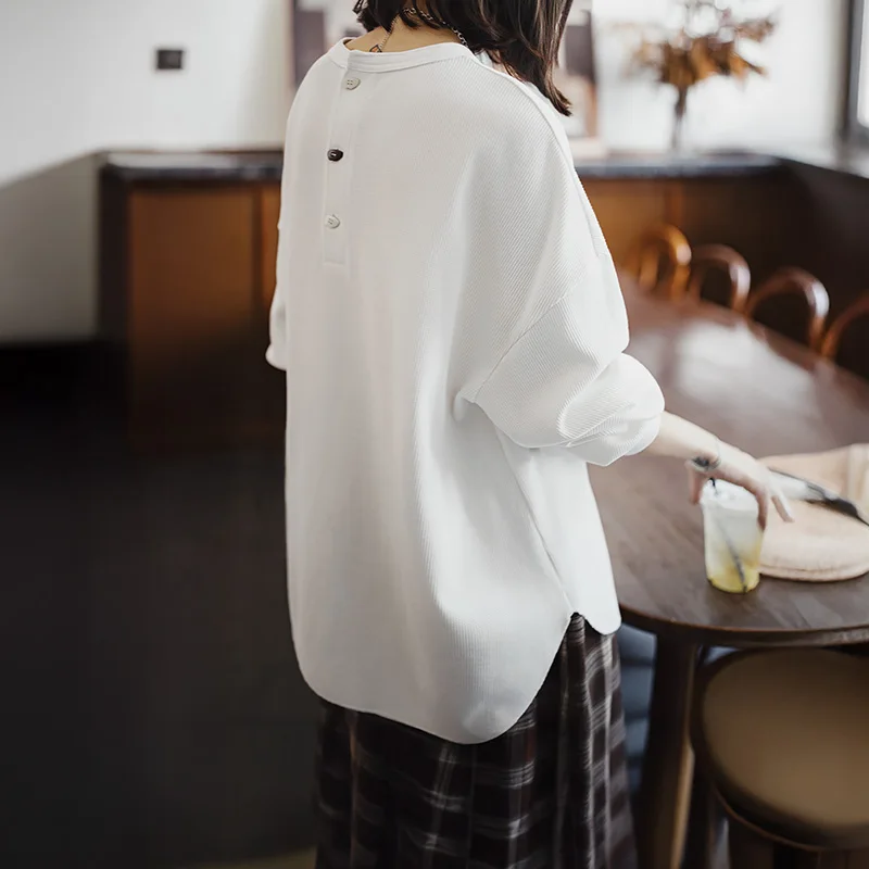 Белый вафельный трикотажный тканевый свитшот maden - Фотография_3