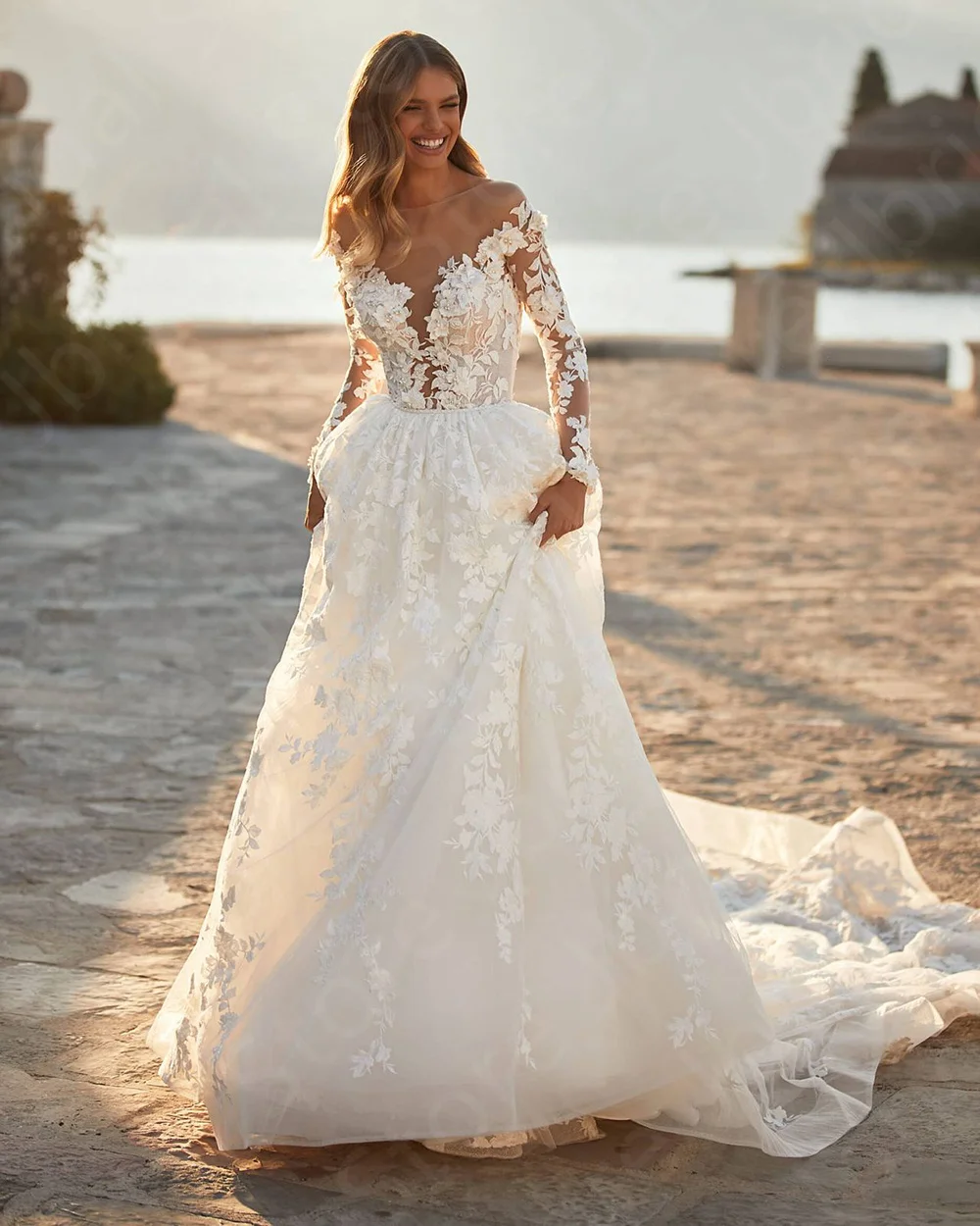 Великолепные свадебные платья из двух частей по индивидуальному заказу - Фотография_3