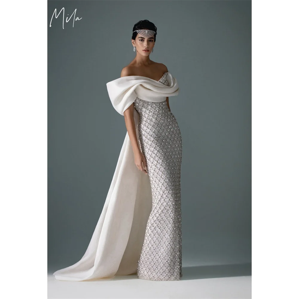 Белое платье для выпускного вечера с открытыми плечами mila