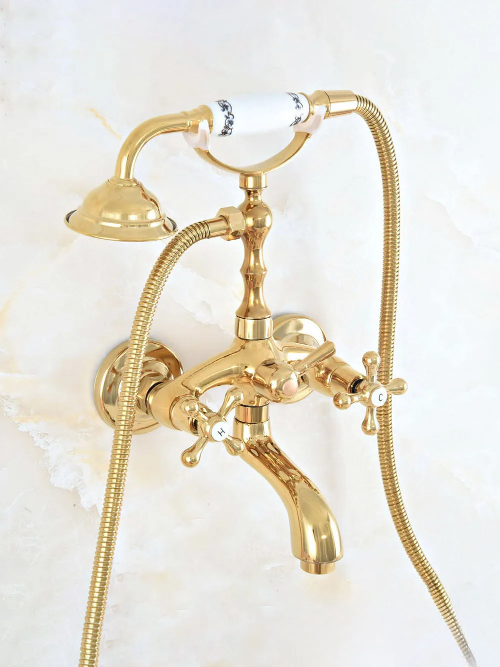Роскошный латунный настенный смеситель для ванной комнаты золотого цвета - Фотография_5