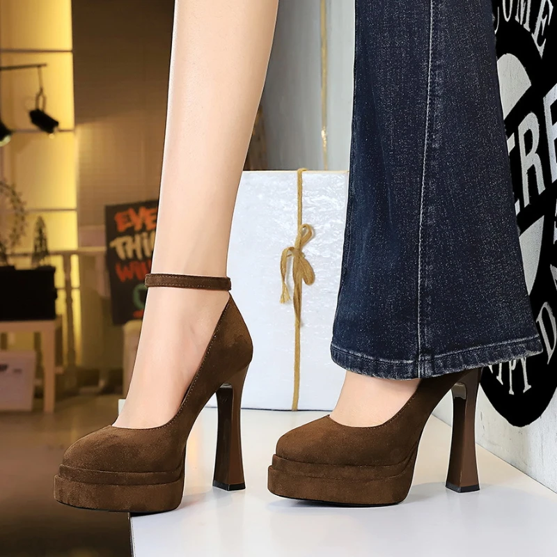 Легкие женские туфли на очень высоком каблуке с круглым носком - Фотография_4