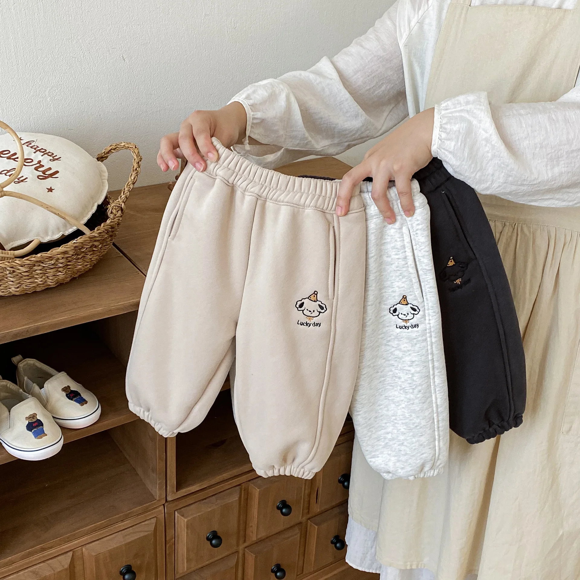 Зимние новые бархатные толстые теплые штаны для малышей