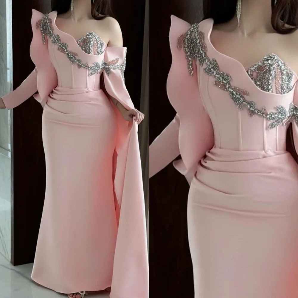 Индивидуальные одинаковые джерси с блестками и бисером