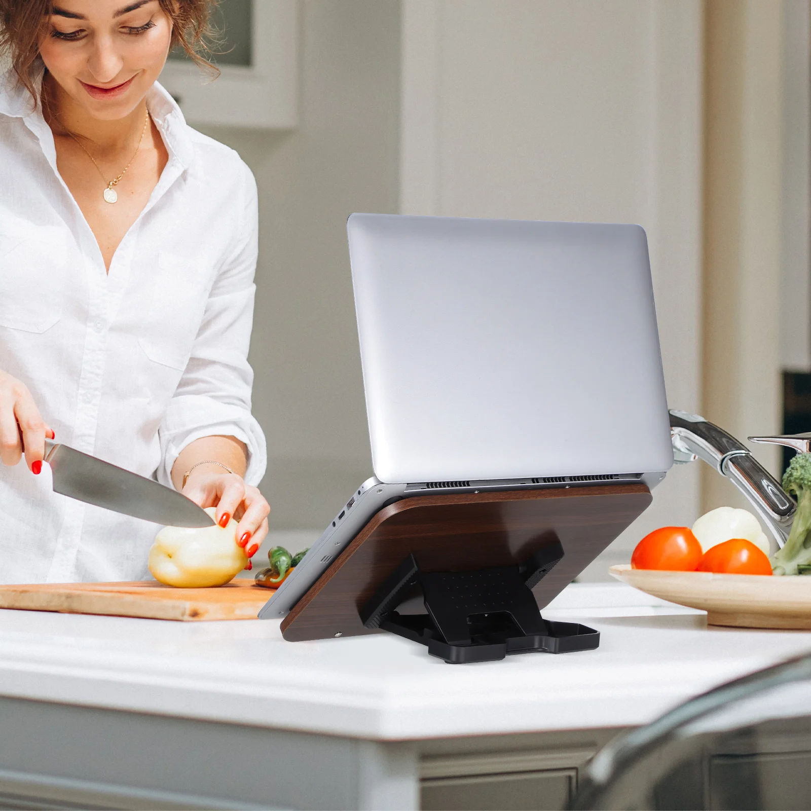 Регулируемая подставка для книг из орехового дерева