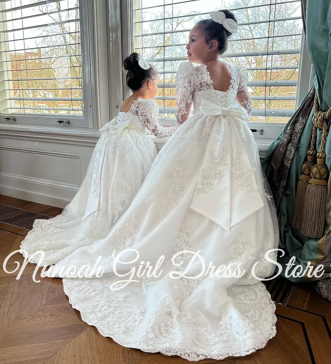 Белые платья с цветочным узором