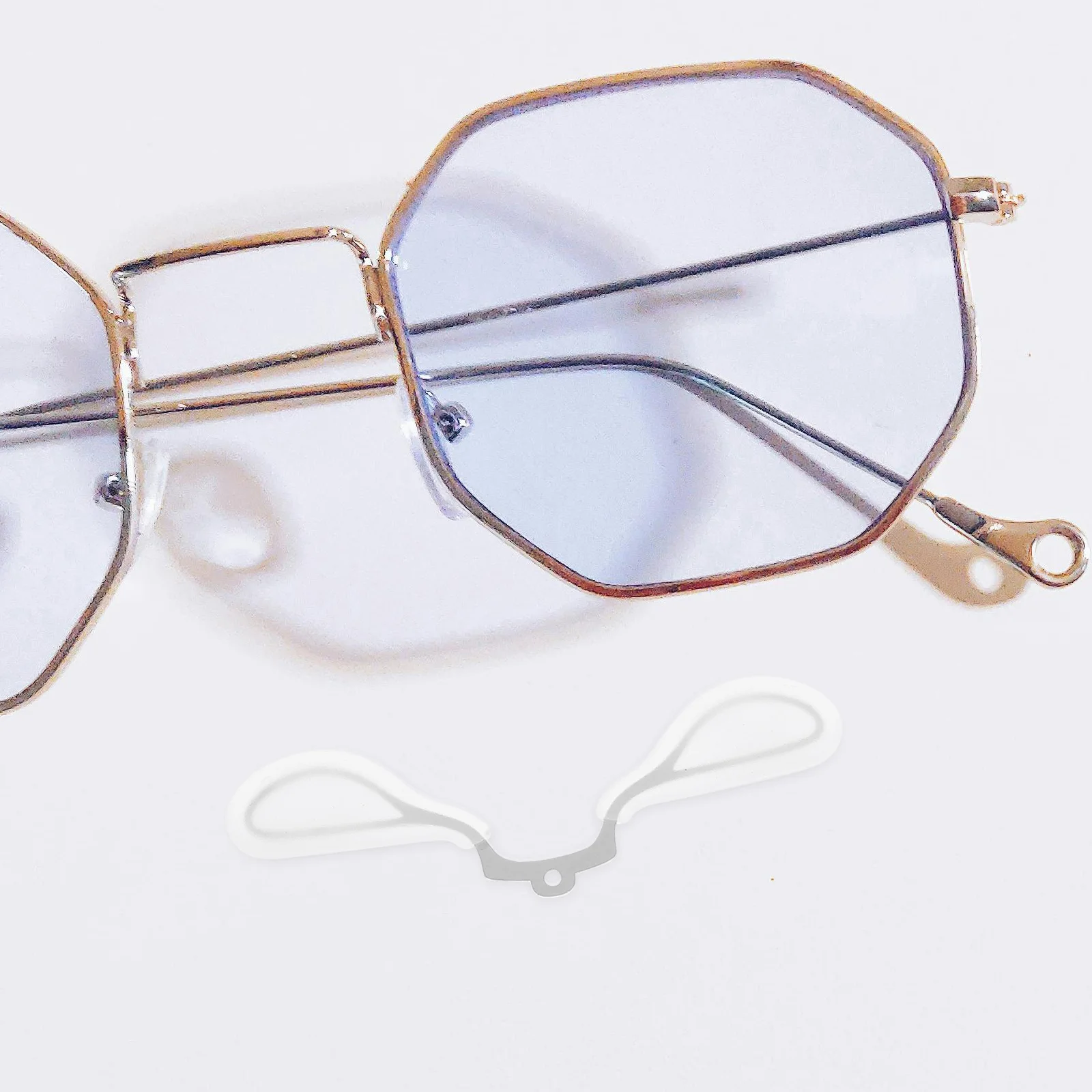 Силиконовые встроенные носовые упоры для очков в форме седла - Фотография_6