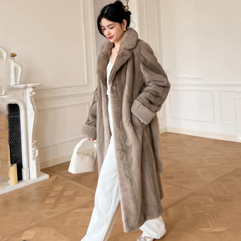 Новая модная женская шуба из натурального норкового меха с поясом - Фотография_4