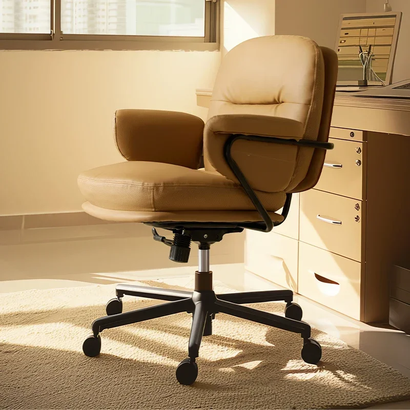 Эргономичные офисные стулья на колесах - Фотография_3