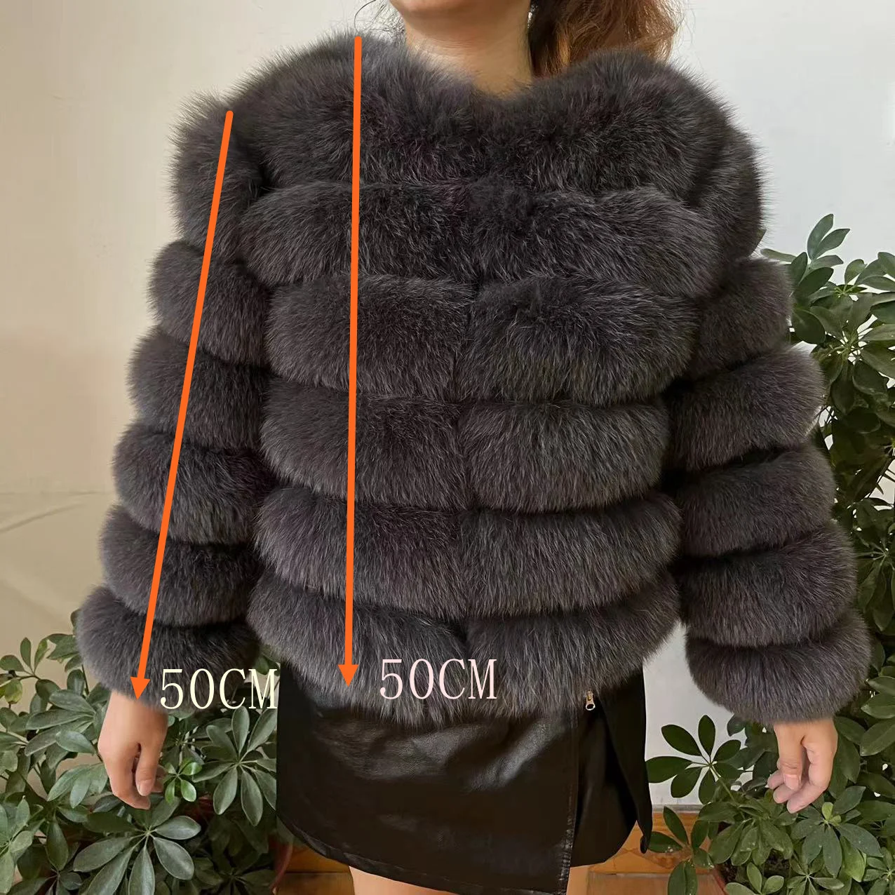 Женская короткая шуба из натурального лисьего меха - Фотография_4