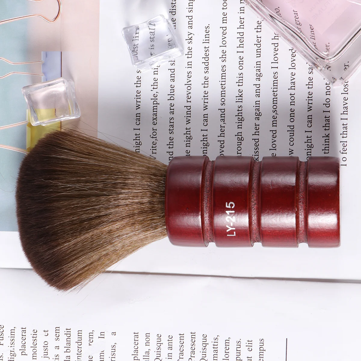 Щетка для стрижки волос - Фотография_3