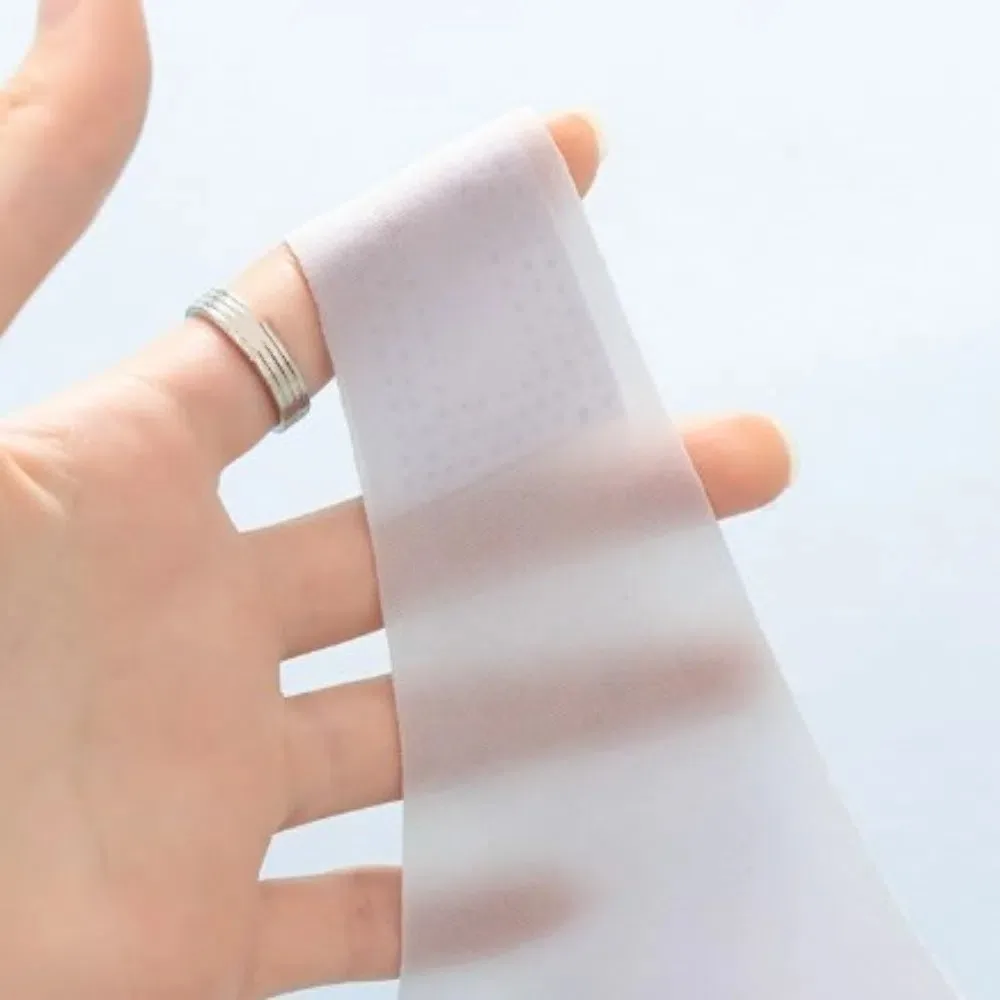 Облегающий беспроводной бюстгальтер с глубоким v-образным вырезом - Фотография_2