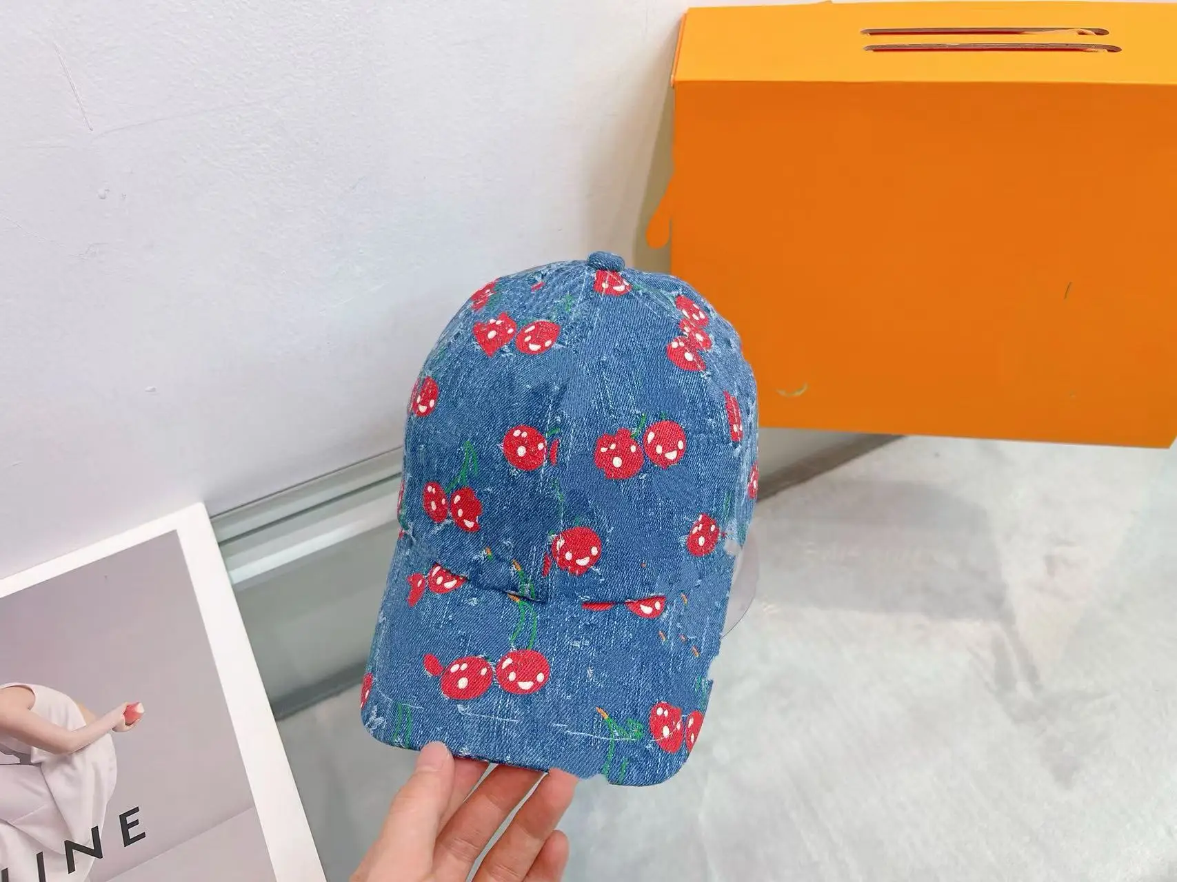 Вишневая ковбойская рыбацкая шляпа