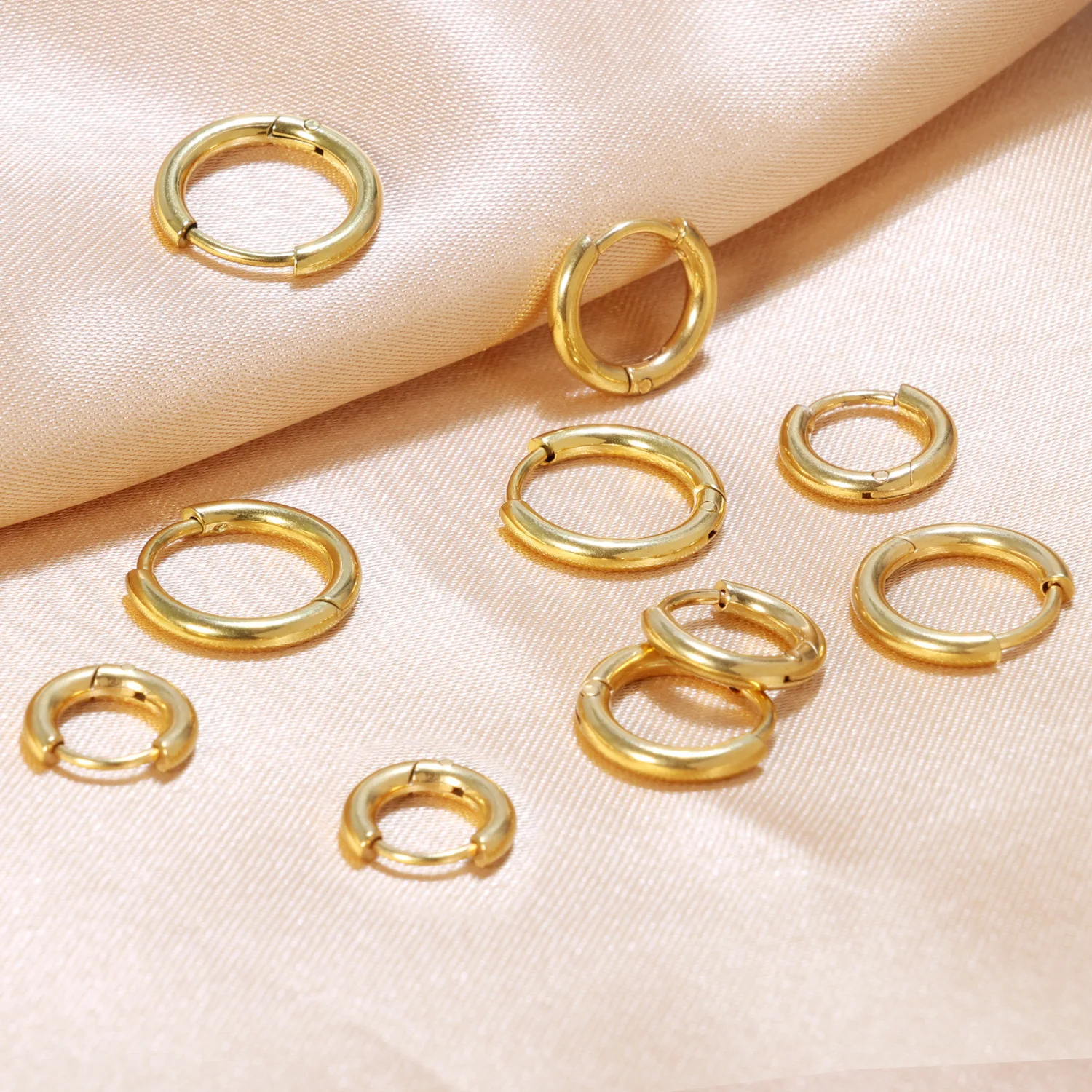 Luxukisskids серьги-кольца 1 пара - Фотография_5