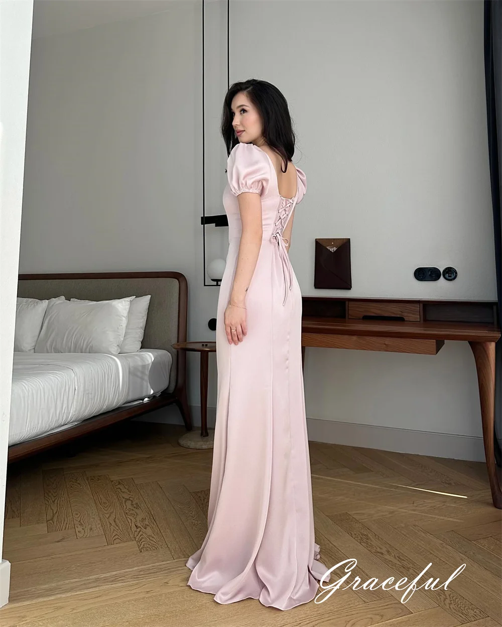 Простое розовое атласное вечернее платье по индивидуальному заказу - Фотография_6