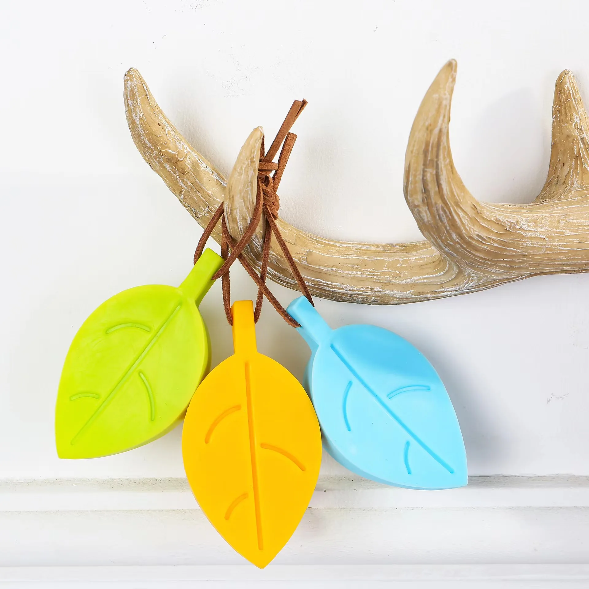 Детский 4-цветный дверной стопор с мультяшным листом - Фотография_5