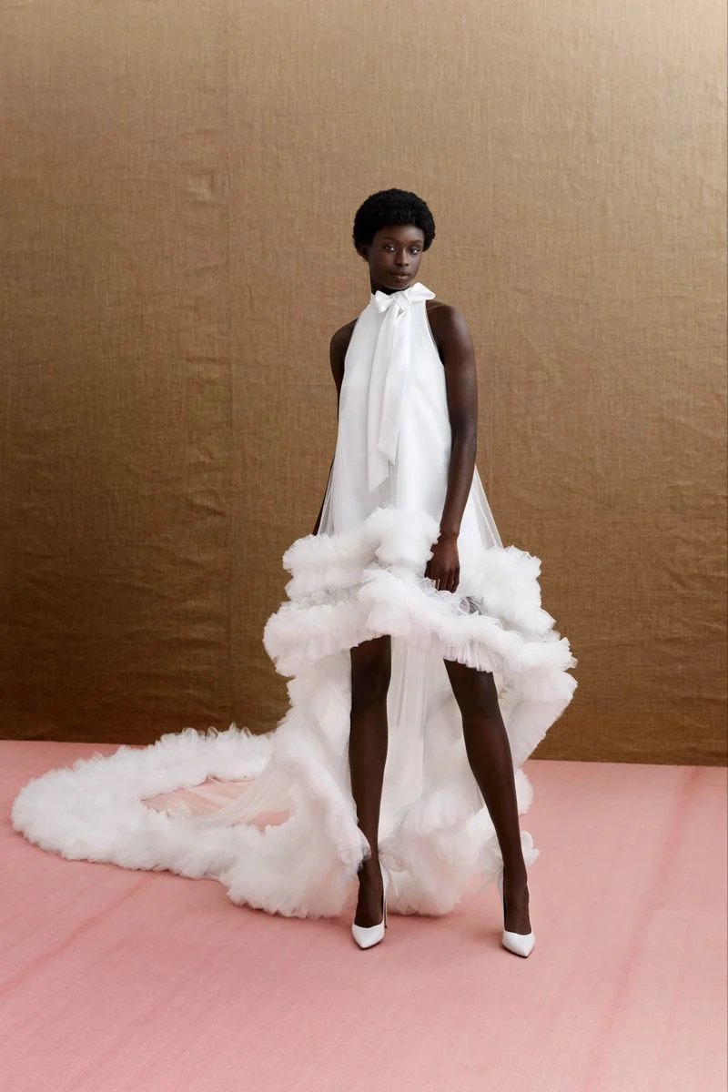 Женское платье для выпускного вечера с белым бантом hi-lo