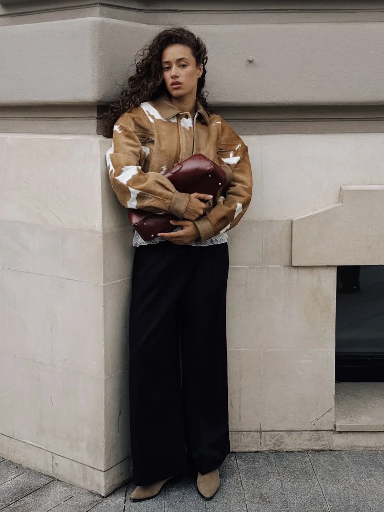 Свободная рубашка с v-образным вырезом и завязкой спереди - Фотография_5