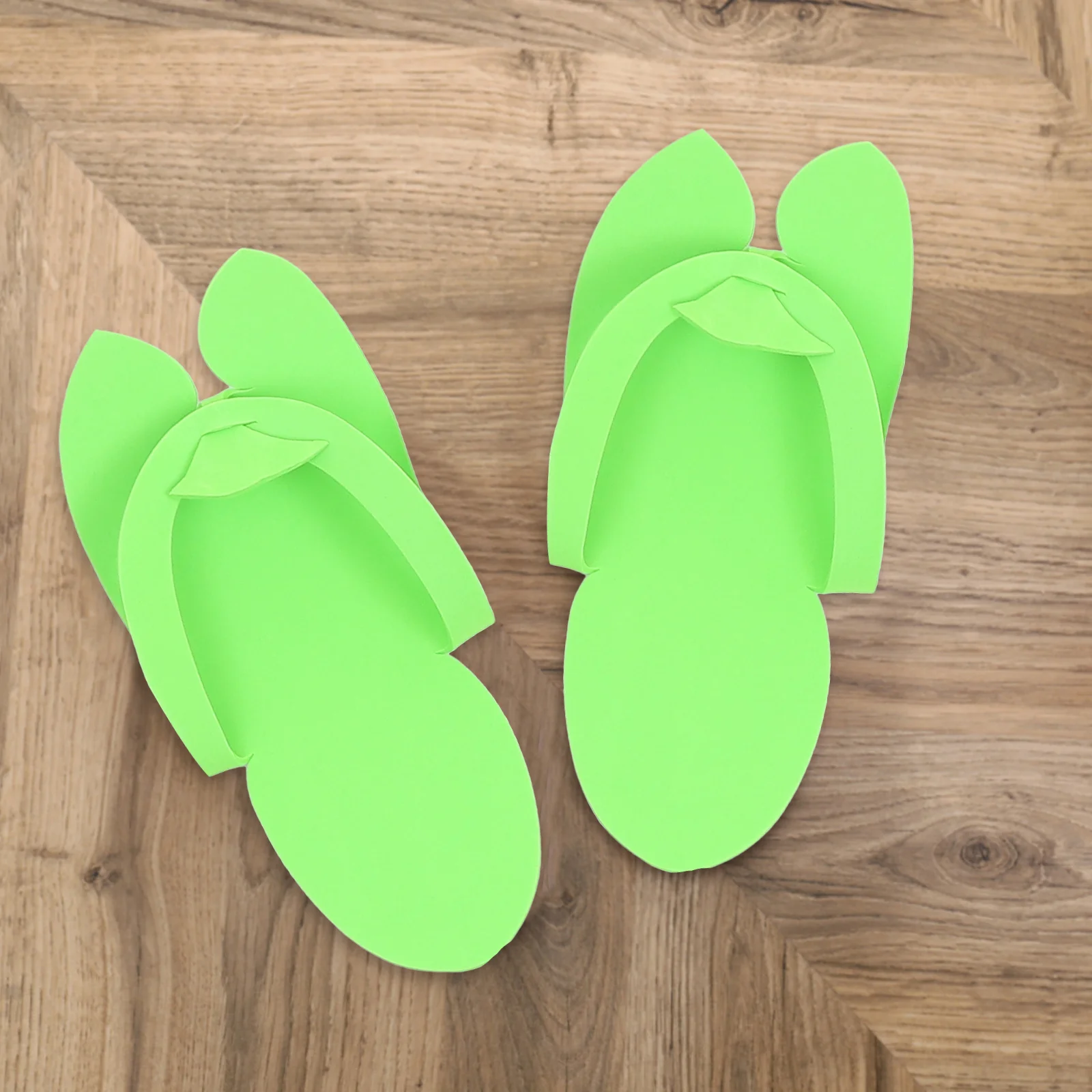 12 пар тапочек из пенопласта