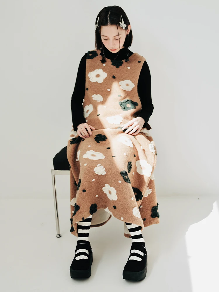 Оригинальный дизайн юбки imakokoni с вышивкой и цветочной аппликацией - Фотография_3