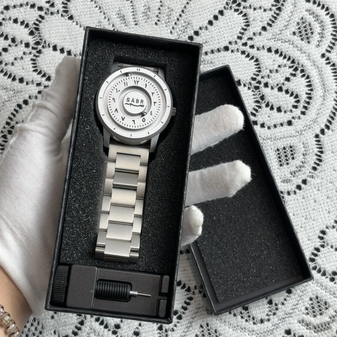 Мужские кварцевые часы sabr с арабскими цифрами - Фотография_4