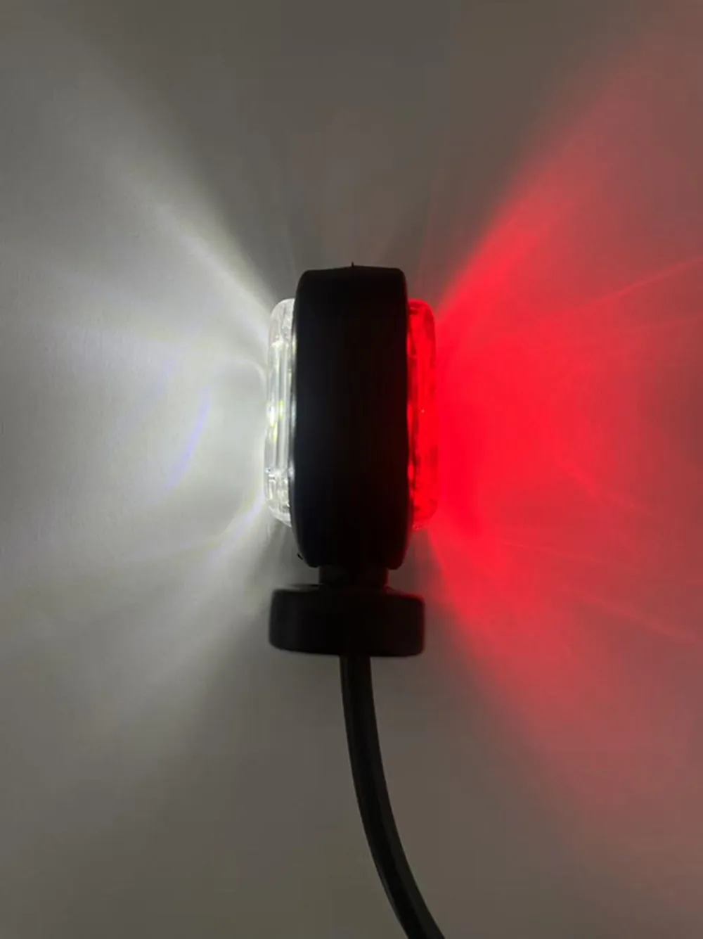 Водонепроницаемый контурный фонарь для каравана - Фотография_3