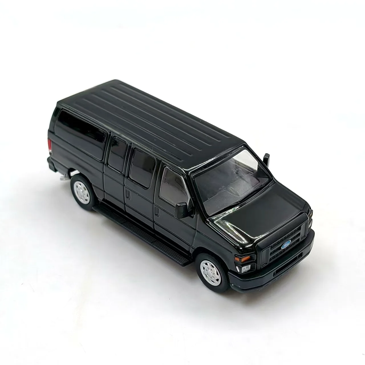 596 1:64 e350 van черная модель - Фотография_3
