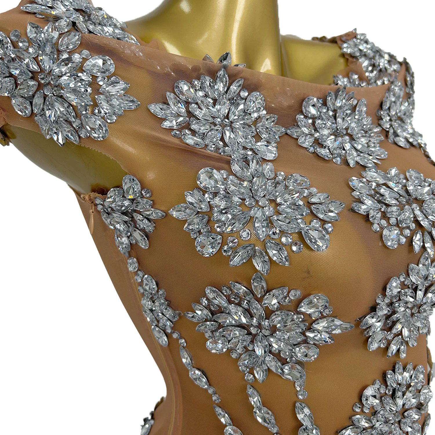 Женские платья с открытыми плечами - Фотография_5