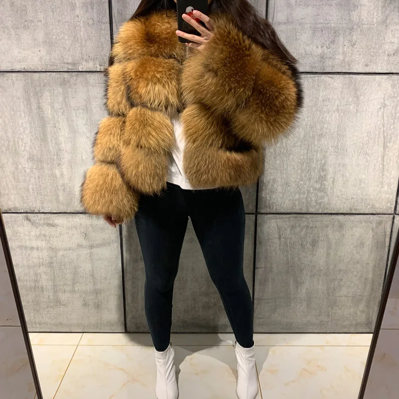 Женское пальто из искусственного меха енота - Фотография_3
