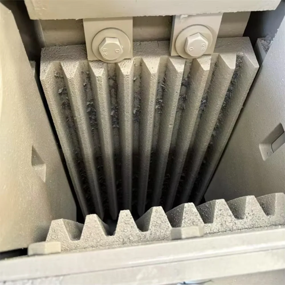 Продается мобильная мини-мобильная гусеничная дробилка для челюстей - Фотография_4