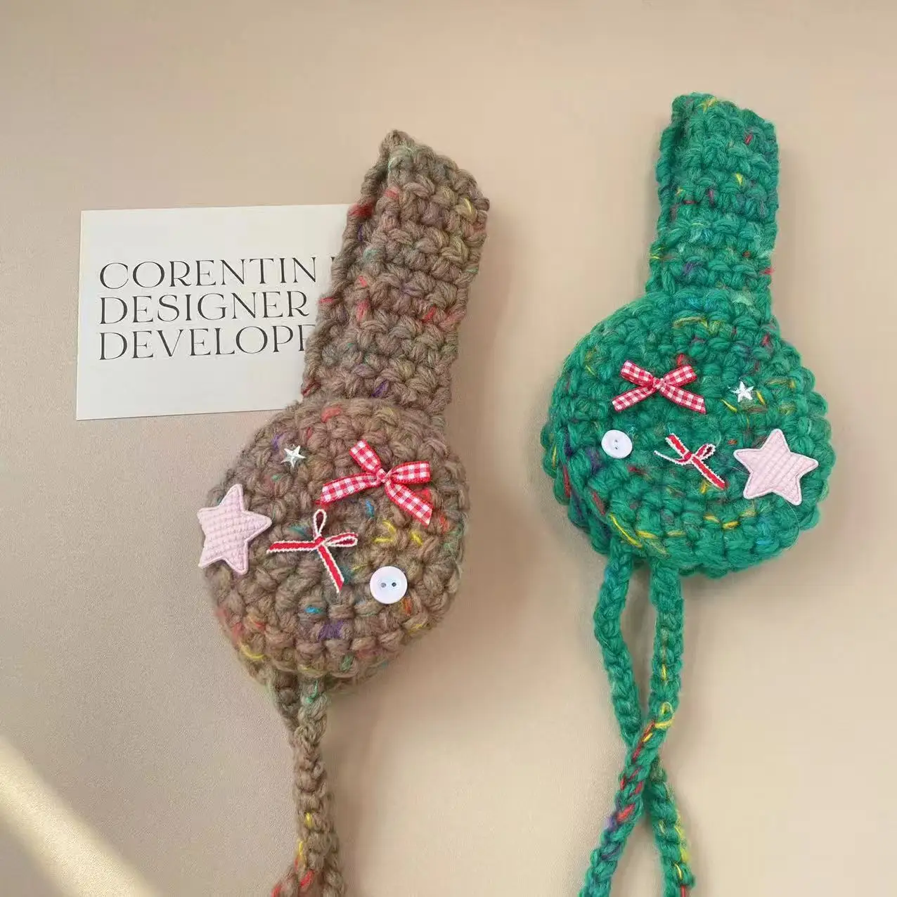 Ветрозащитные вязаные крючком наушники с наклейками в виде звезды и луны - Фотография_5