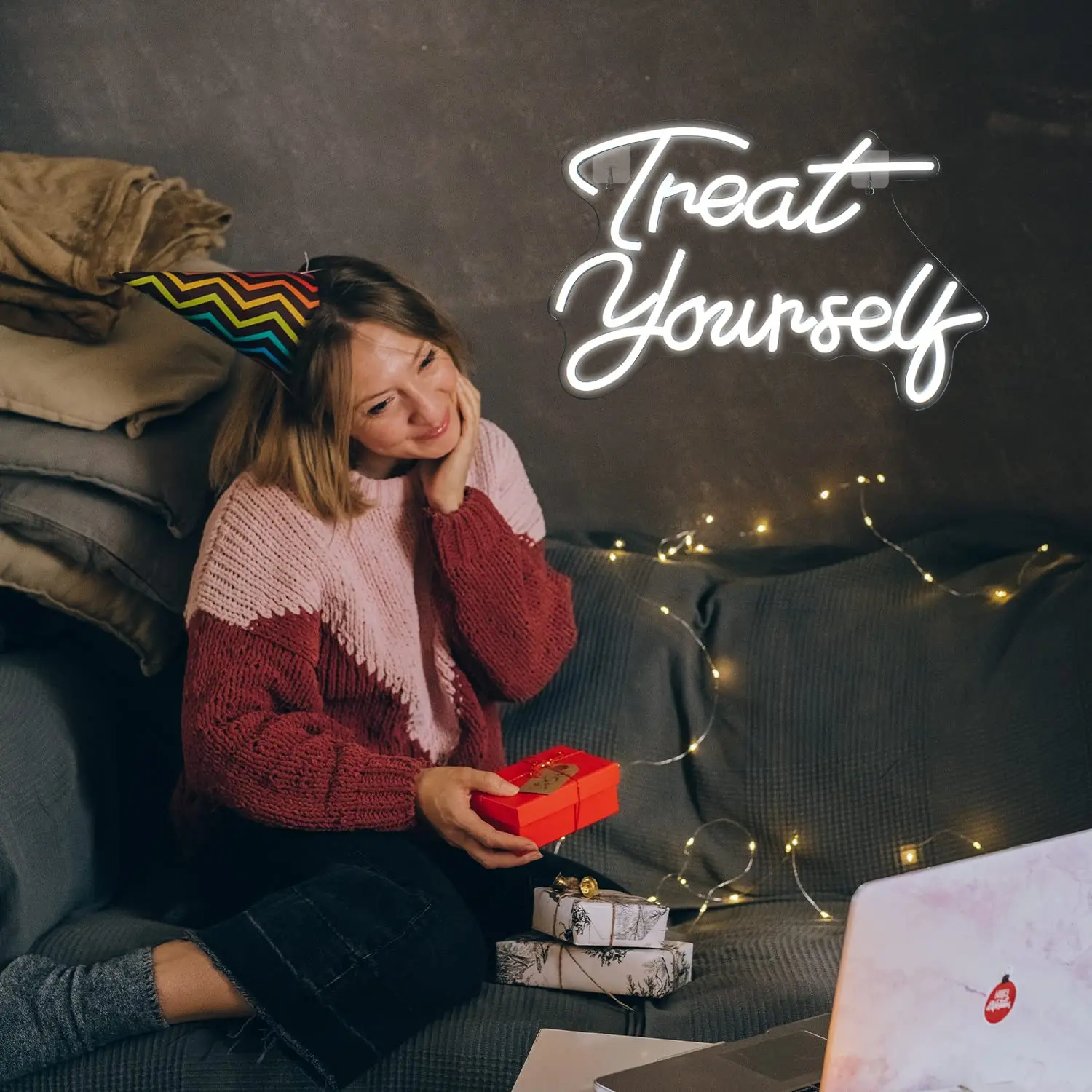 Treat yourself неоновые вывески - Фотография_4