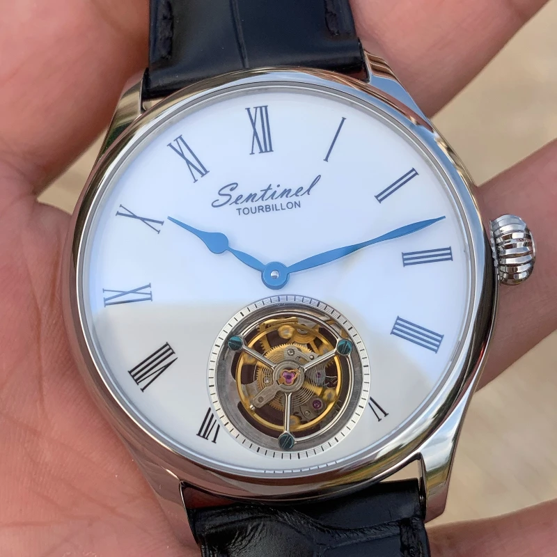 Часы без карточного механизма с турбийоном