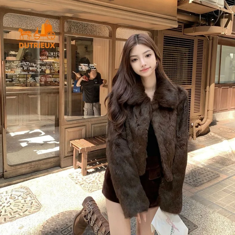 Новая зимняя женская короткая шуба из натурального кроличьего меха - Фотография_4