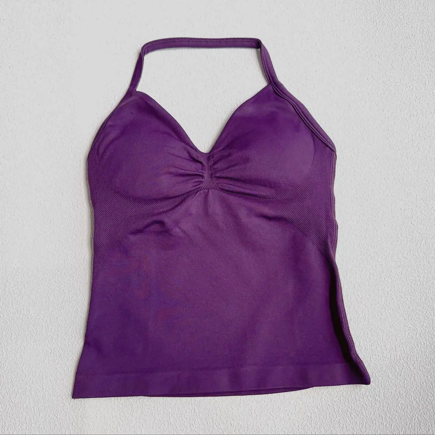 Топ с лямкой на бретельках без логотипов - Фотография_5