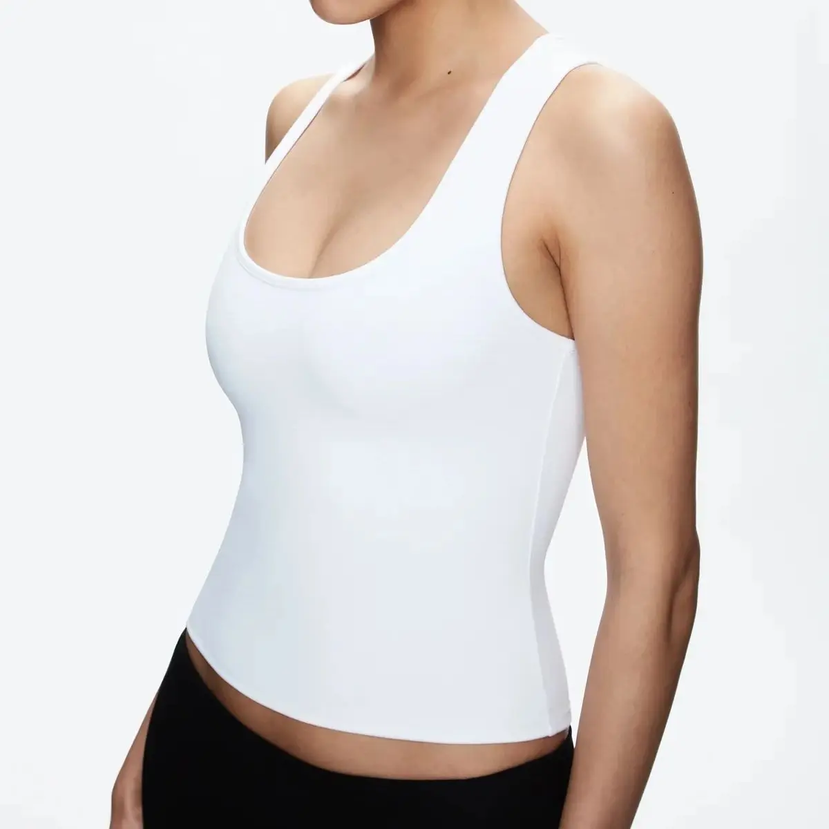 Летняя женская майка с широкими бретелями - Фотография_4