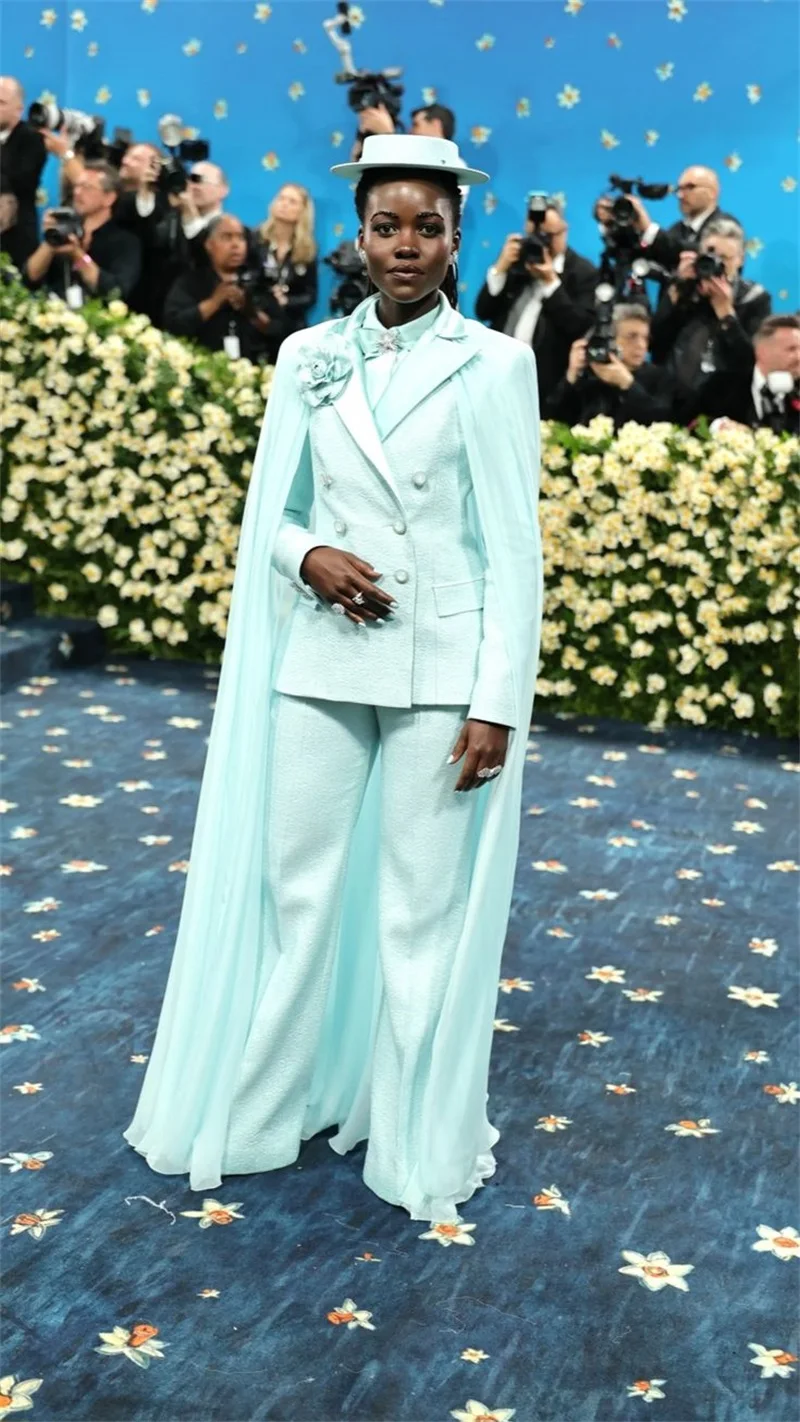 Роскошный женский офисный костюм с запахом - Фотография_2