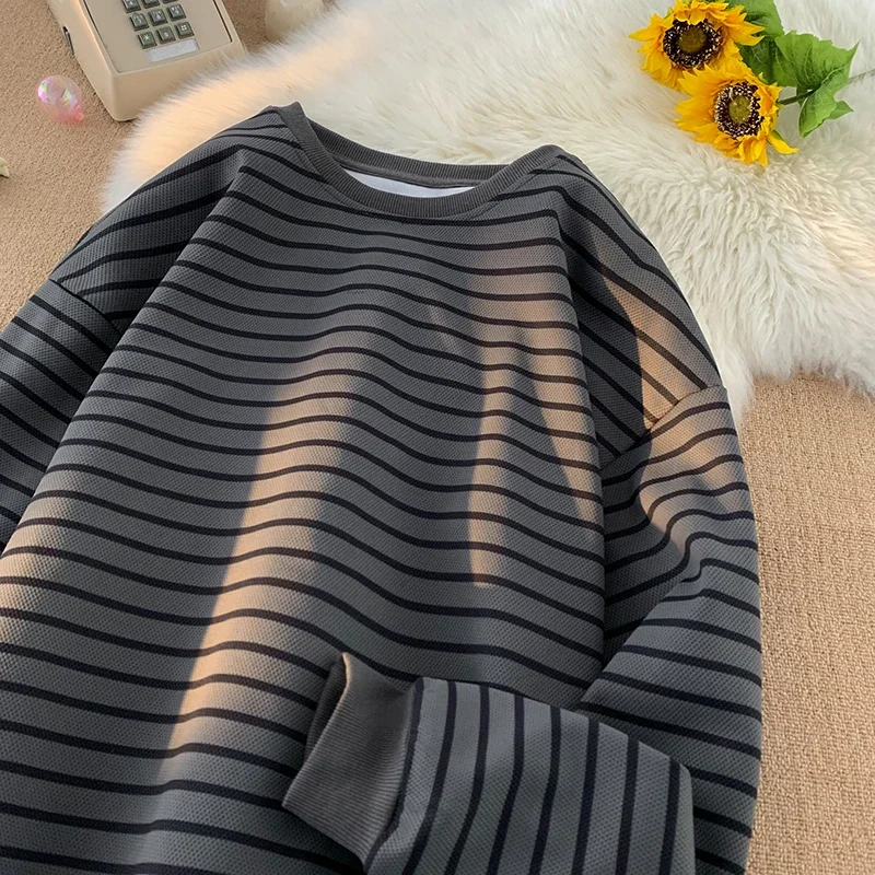 Мужская трехцветная полосатая толстовка