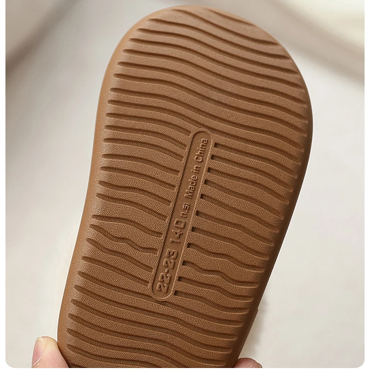 Милые зимние сапоги с героями мультфильмов для детей - Фотография_5