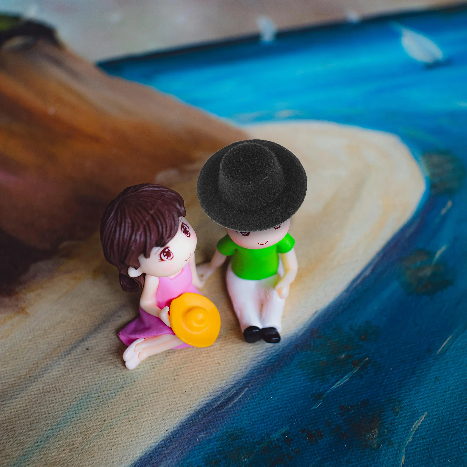 Крошечные шапки для поделок