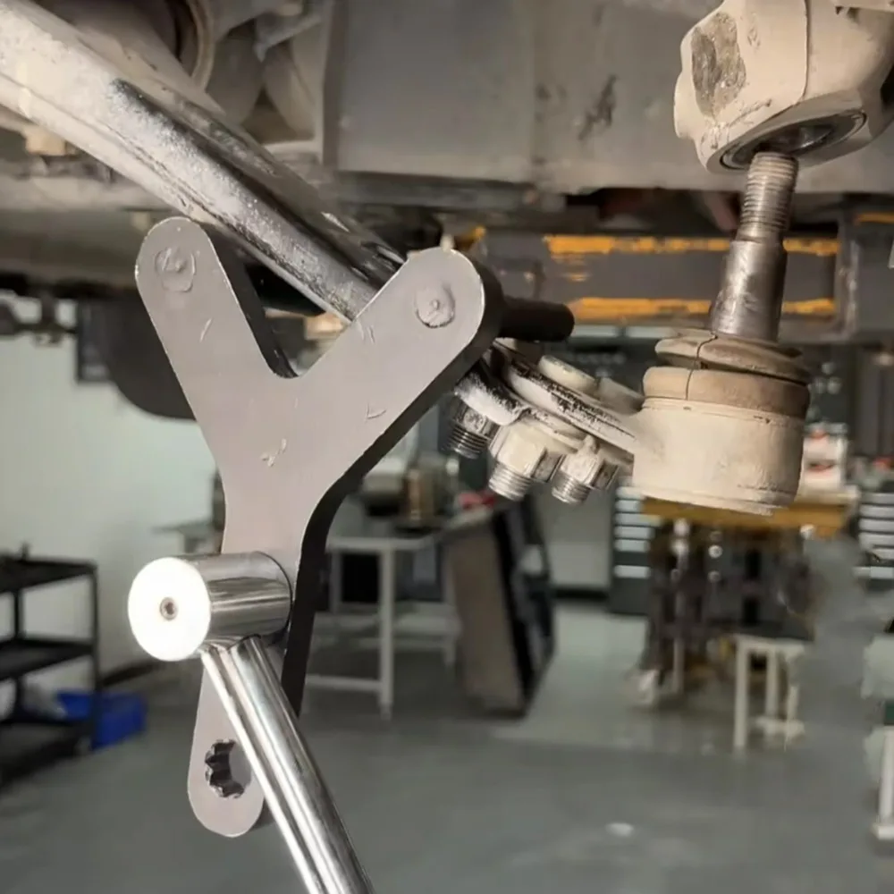 Инструмент для разборки нижнего рычага управления автомобиля - Фотография_2