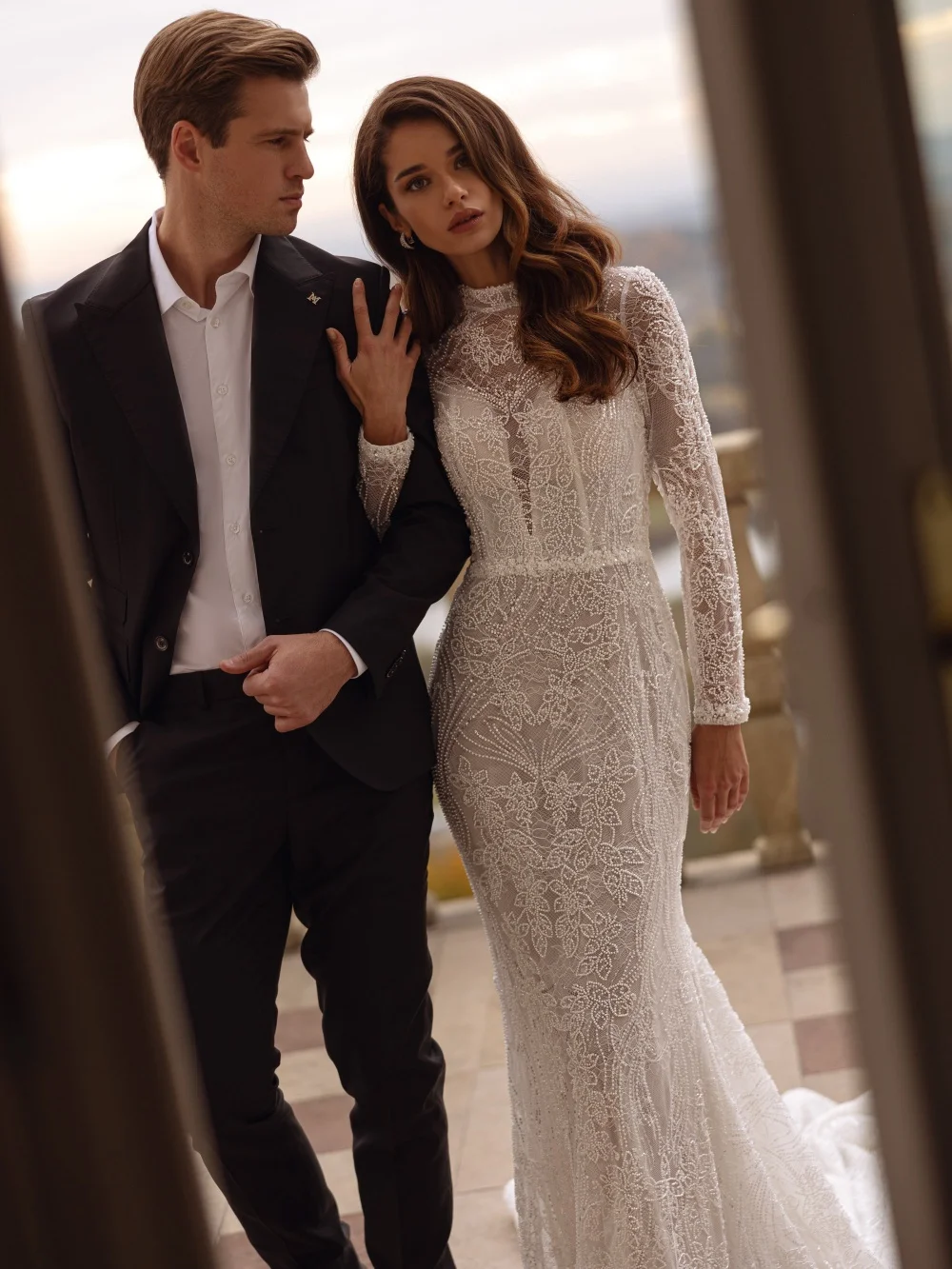 Привлекательное свадебное платье длиной до пола с корсетом - Фотография_3