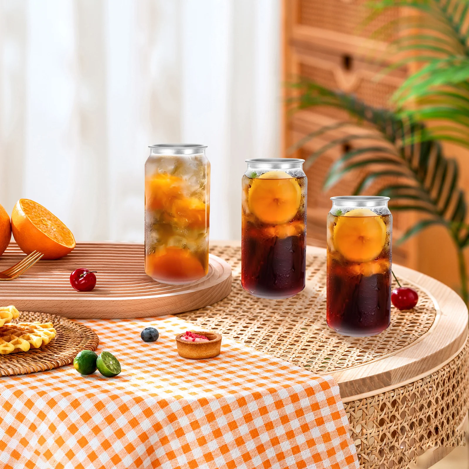 Прозрачные пластиковые бутылки для напитков